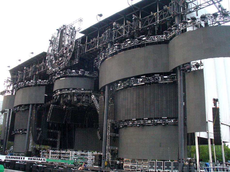 Mountain Truss Main Stage at UMF15