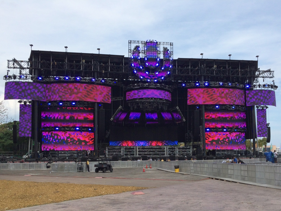 Mountain Truss Main Stage at UMF15
