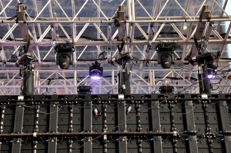 CM Lodestars hanging the video panels for the Rock In Rio promotional event in NYC
